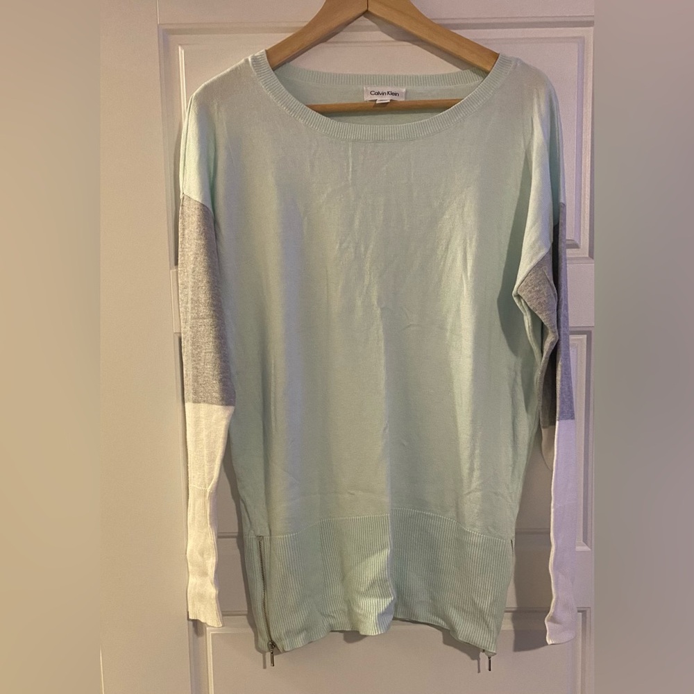 Woman’s Calvin Klein medium long sleeve